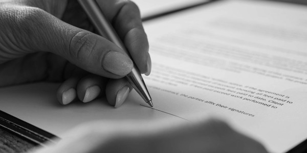 Derecho Mercantil / Abogados Mercantilistas Ullastrell · Redacción, Revisión y Negociación de Contratos Comerciales