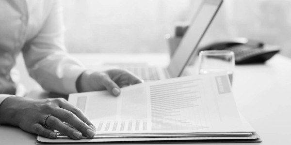 Derecho Mercantil / Abogados Mercantilistas Ullastrell · Investigaciones de Due Diligence en Procesos de Compra y Venta de Empresas