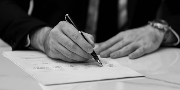 Derecho Mercantil / Abogados Mercantilistas Ullastrell · Asesoramiento en Cumplimiento de Leyes Antimonopolio y de Competencia
